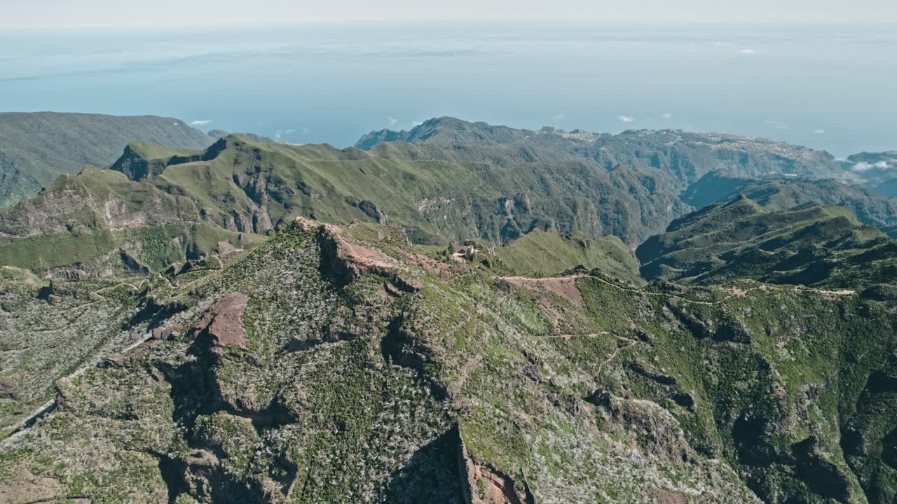 madeira pico ruivo disparo de avión no tripulado, aéreo, a gran altitud con vista panorámica