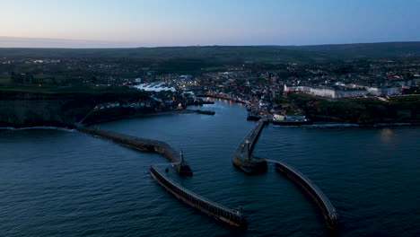 whitby harbour blue hour dawn - prores 4k - 2023년 2월 항구 및 마을 상공 드론 비행