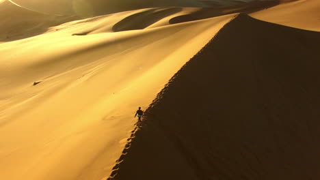 Traversing-the-spine-of-the-dune