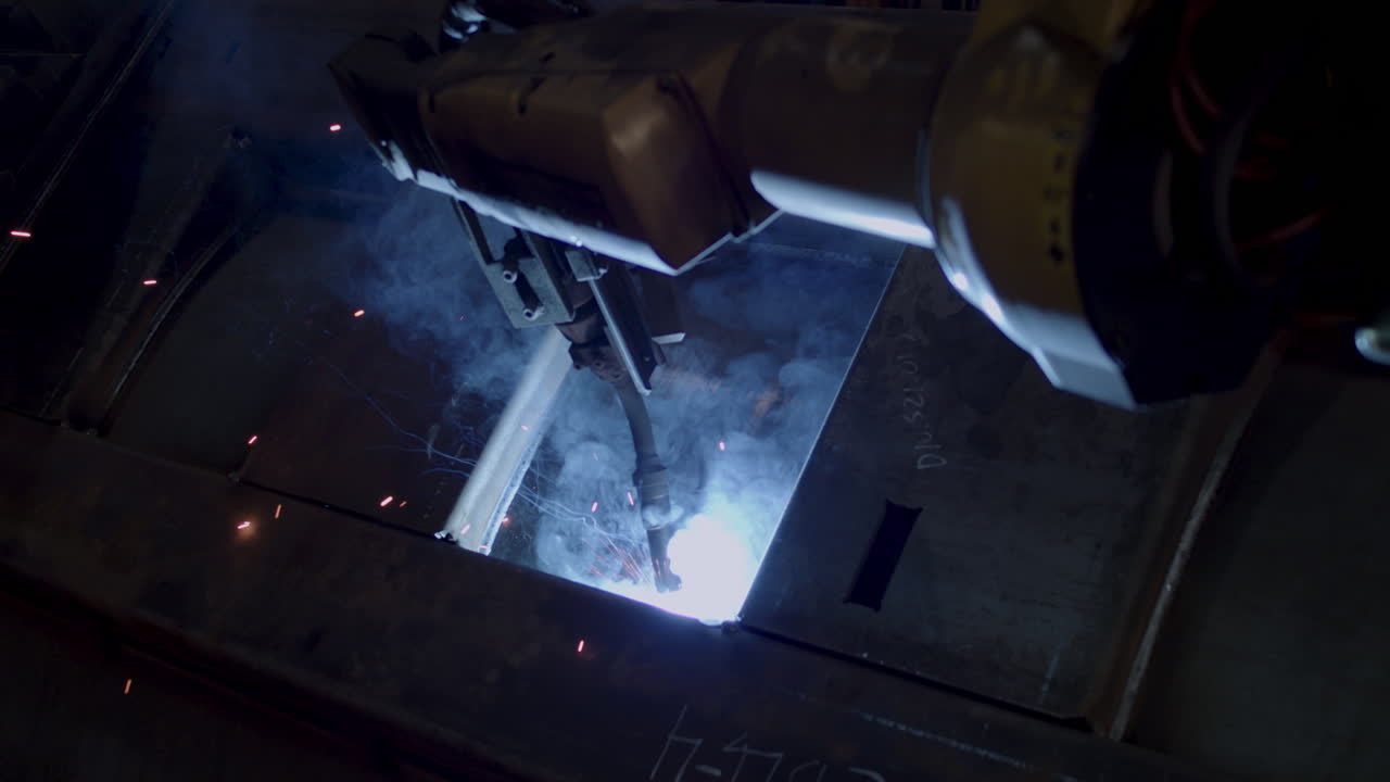 공장에서 일하는 것