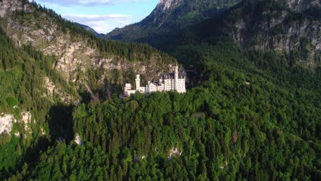 Castillo-De-Neuschwanstein-Alpes-Bávaros-Alemania