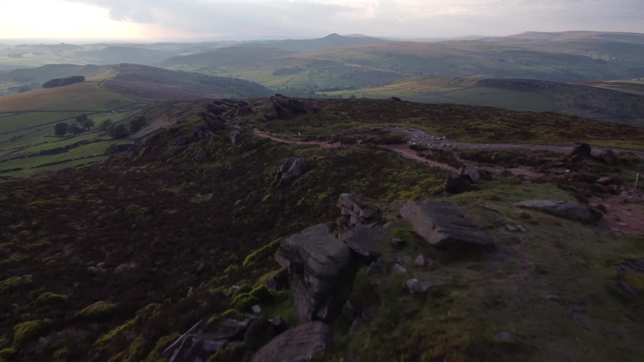 영화 4k 드론 영상, 스태퍼드셔의 로치스 시골 풍경