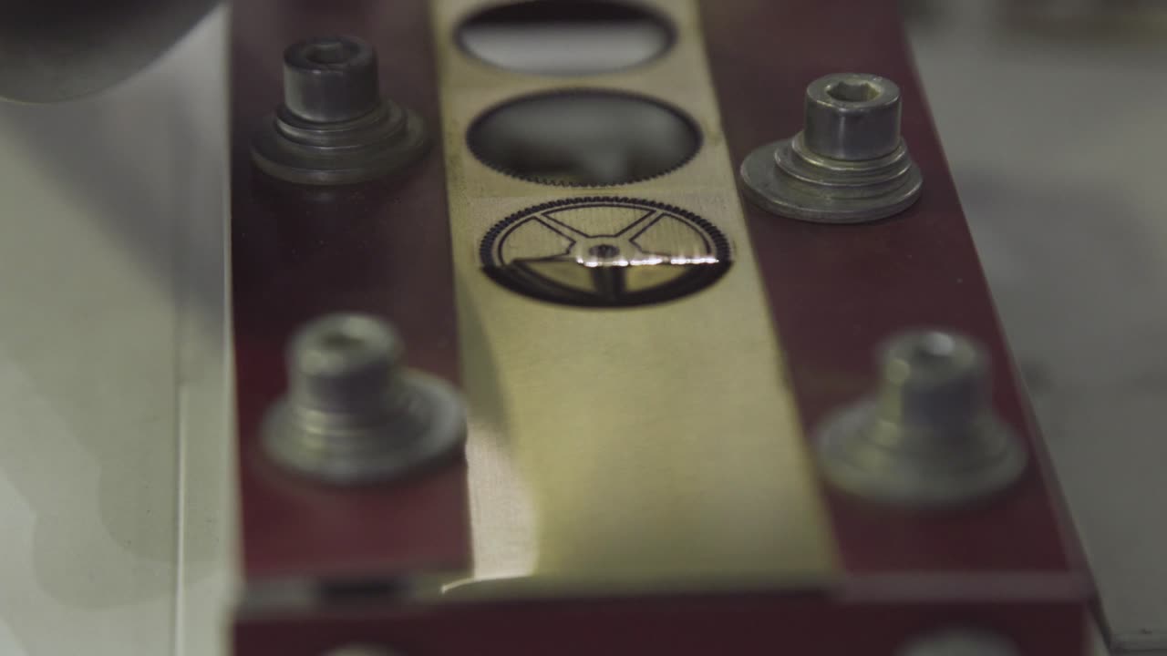 금속에 기어 패턴의 레이저 절단