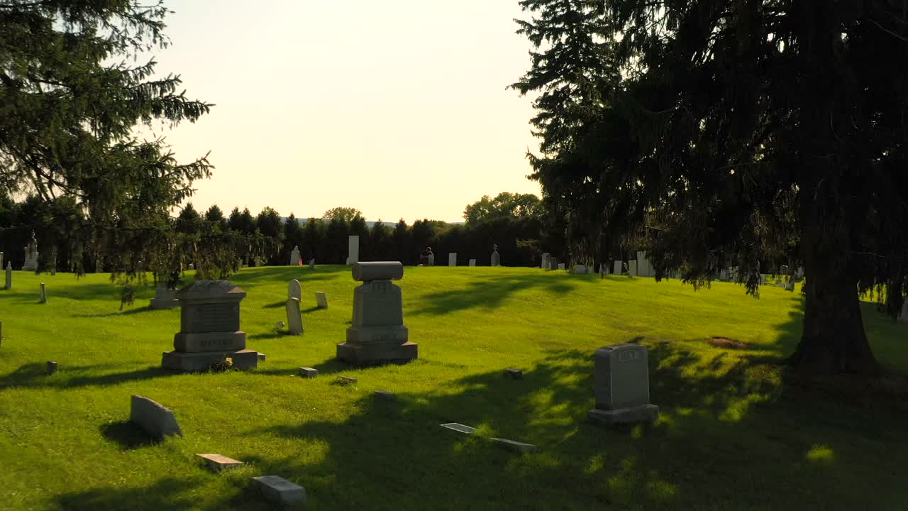 genial toma de drone del cementerio de gorham