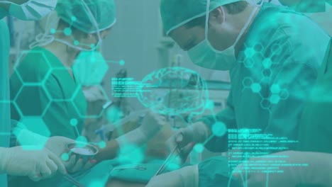 animación de la exploración cerebral y el procesamiento de datos médicos sobre los cirujanos que operan a un paciente en la sala de operaciones
