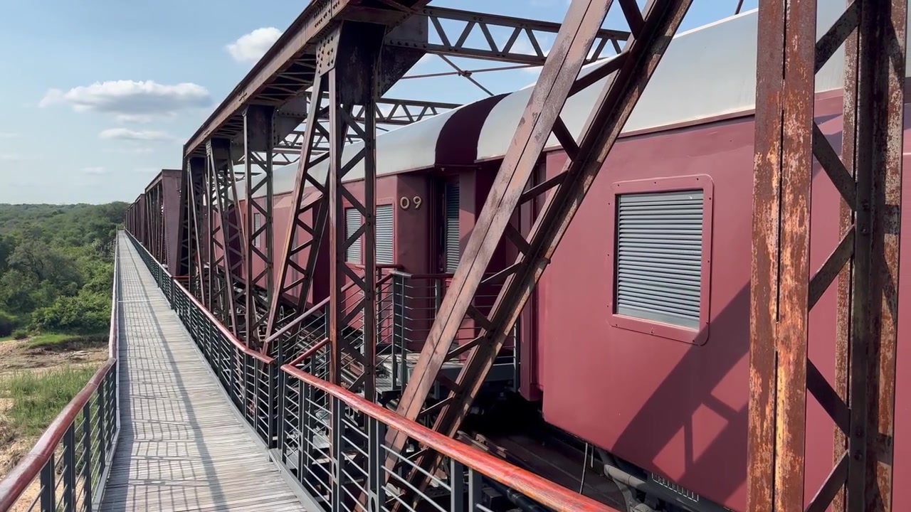 Hotel ricavato da un vecchio treno nel Parco Nazionale Kruger, Sudafrica