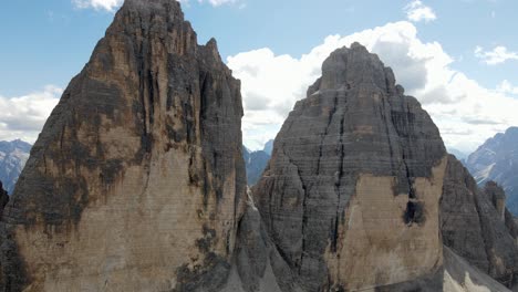 vistas aéreas de las tre cime di lavaredo en los dolomitas italianos