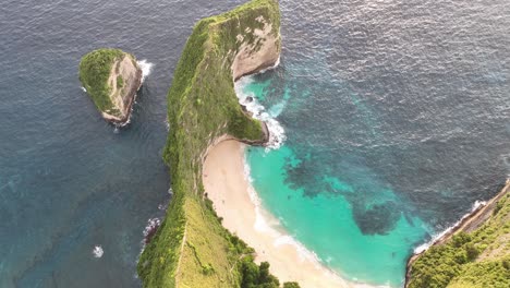 beautiful beach in indonesia at daytime in indonesia - kelingking beach