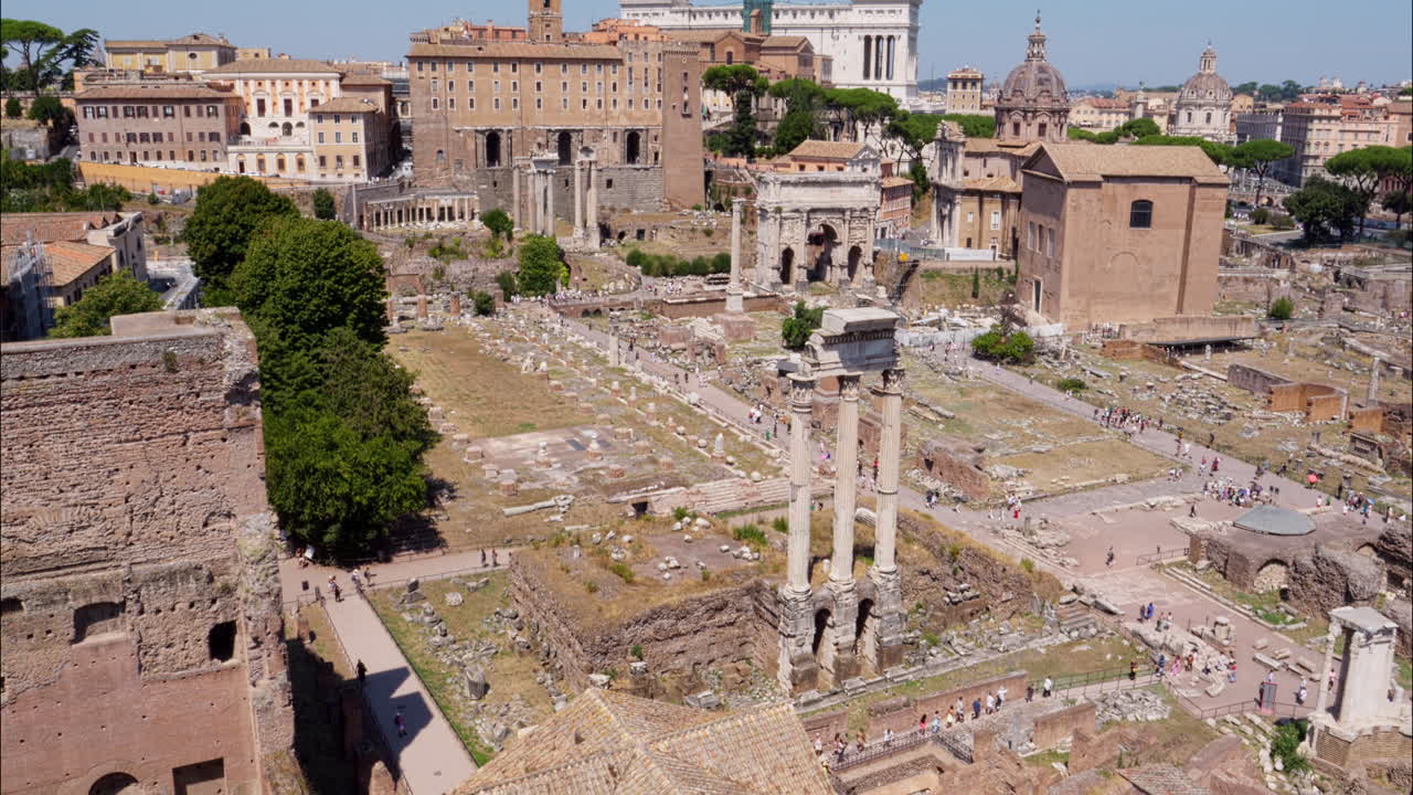 Roma, İtalya'daki Antik Roma Forumu Kalıntılarının Hava Manzarası