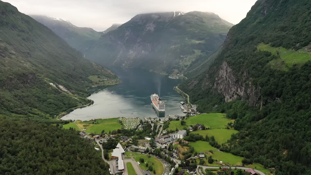 게이랑거 피오르드, 노르웨이. 아름다운 자연 노르웨이 자연 풍경.