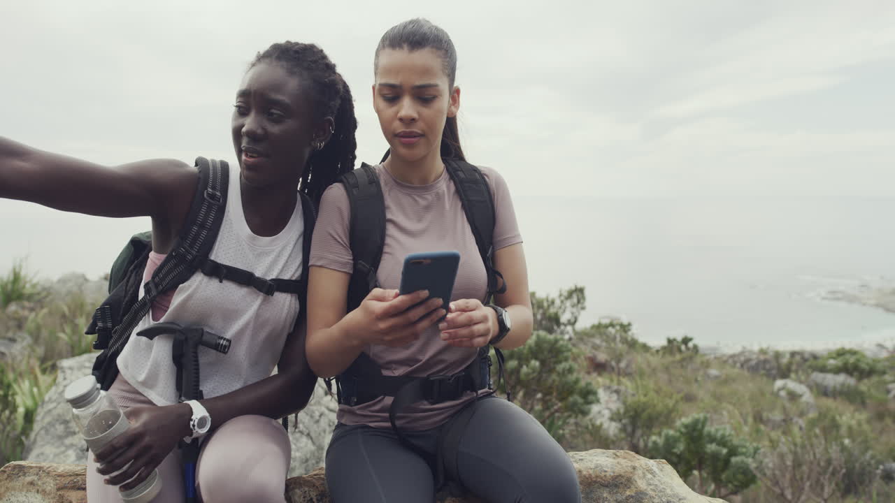 un verdadero amigo nunca se interpone en tu camino.