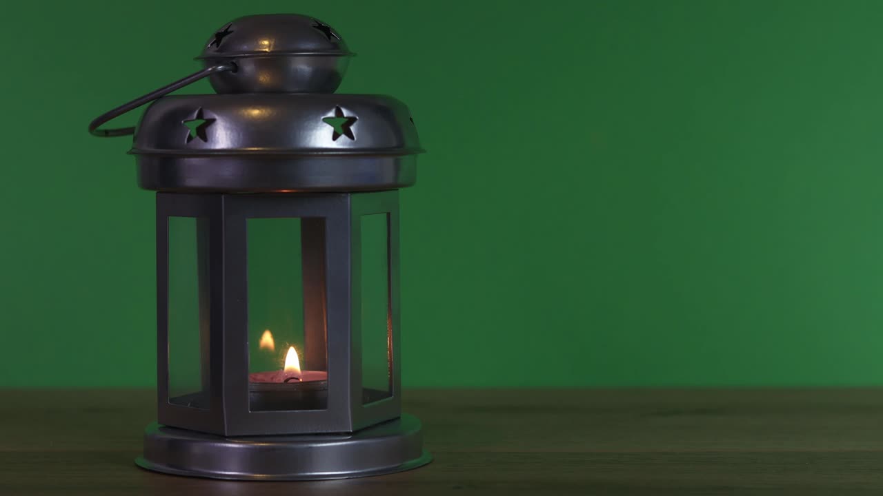 불 불꽃 을 가진 금속 등불