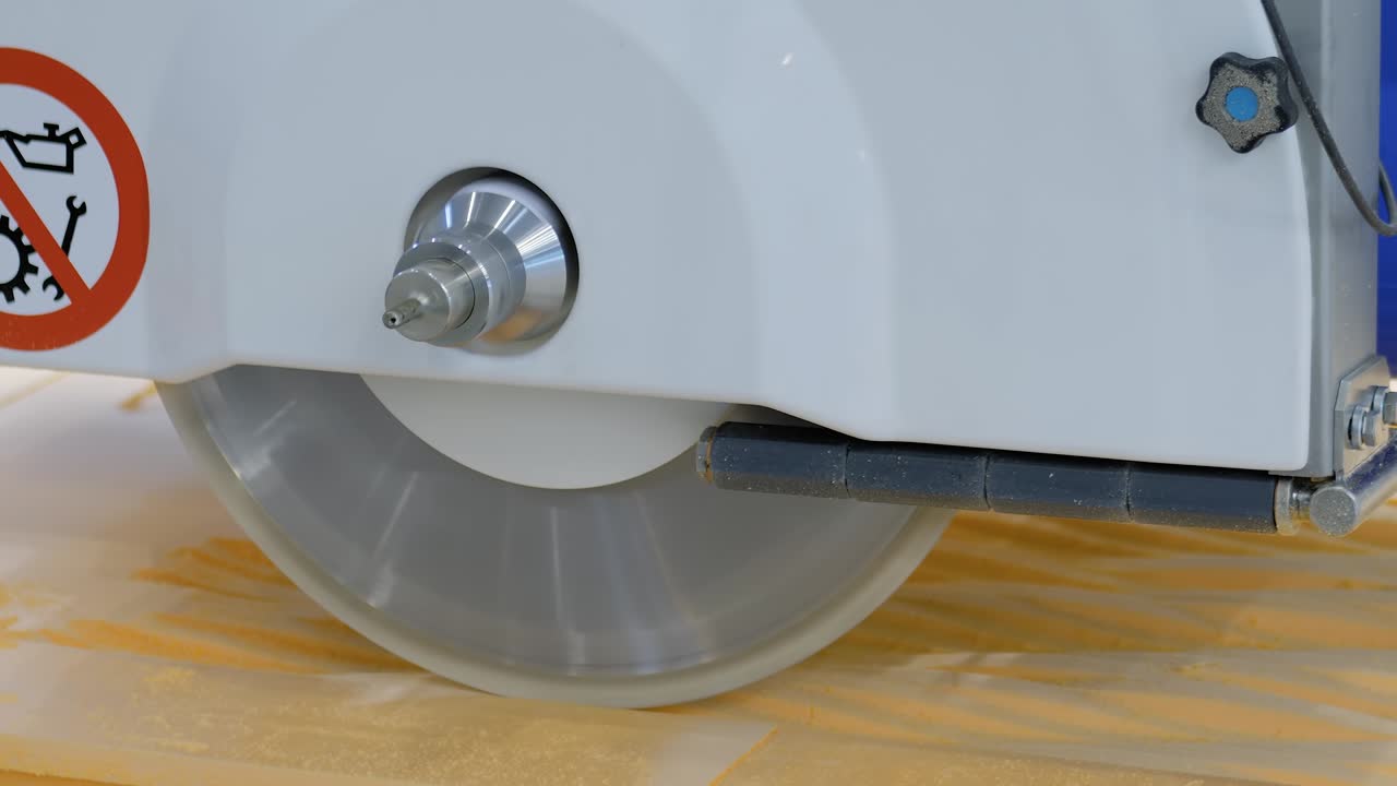 sierra de puente automática con cnc - sistema de perfilado de router para cortar piedra artificial