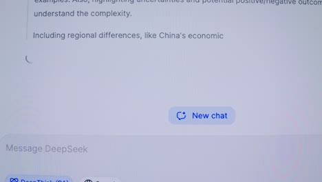 registro di chat deepseek con analisi del testo