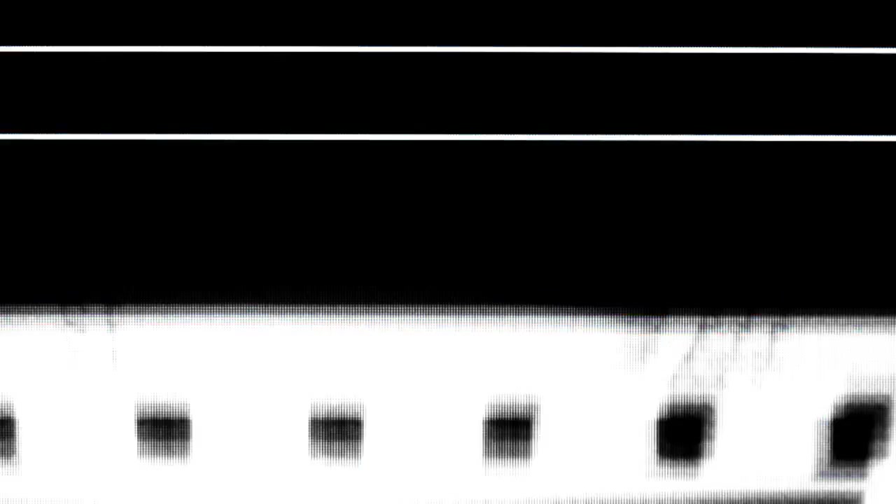 Effetto di sovrapposizione astratto con glitch digitale e striscia di pellicola