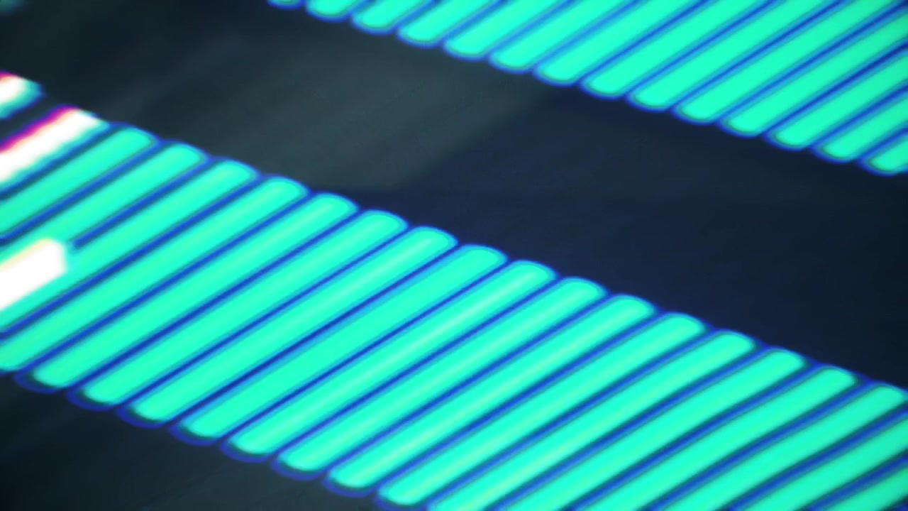 Motivi e scie luminose dinamiche, astratte e colorate