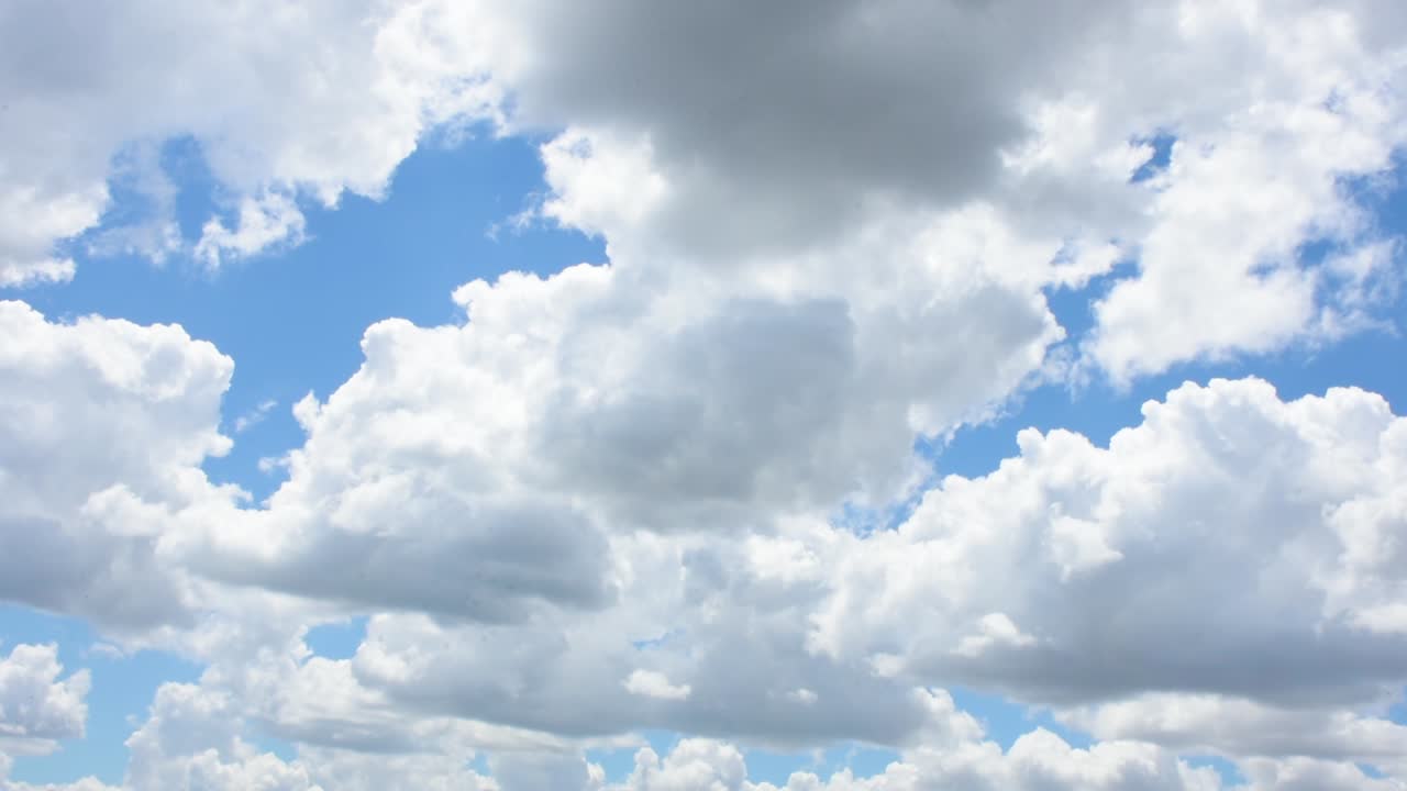 아름다운 흰 구름과 하늘