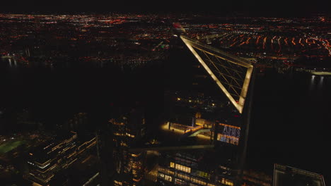 Aerial-ascending-footage-of-The-Edge,-outdoor-sky-deck.-Lookout-platform-protruding-from-skyscraper-high-above-ground.-Manhattan,-New-York-City,-USA