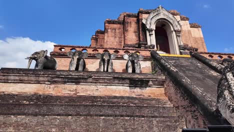 buddhist temple pagoda wat chedi luang chiang mai thailand exterior