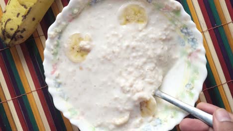 banana oatmeal breakfast