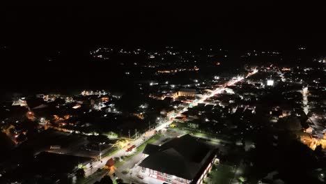 Vista-Aérea-Nocturna-De-La-Ciudad-De-Pai-En-La-Provincia-De-Mae-Hong-Soon,-Tailandia