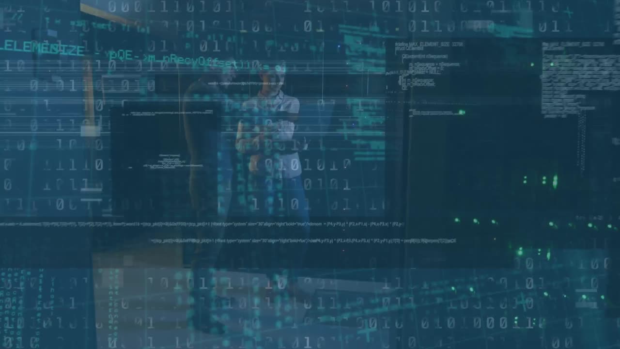 animación del procesamiento de datos sobre diversos ingenieros y ingenieras que usan computadoras portátiles en la sala de servidores