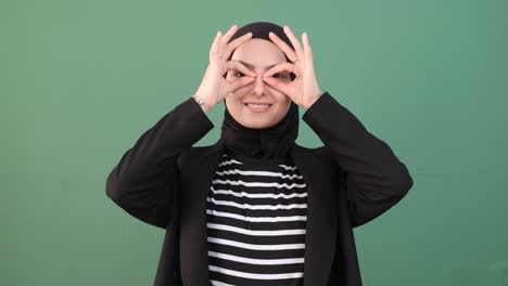 Gafas-De-Dedo-De-Mujer-Musulmana