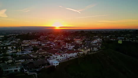 Aerial-Drone-Panoramic-Sunset-of-Los-Angeles-Downtown,-Kenneth-Hahn-View-Point