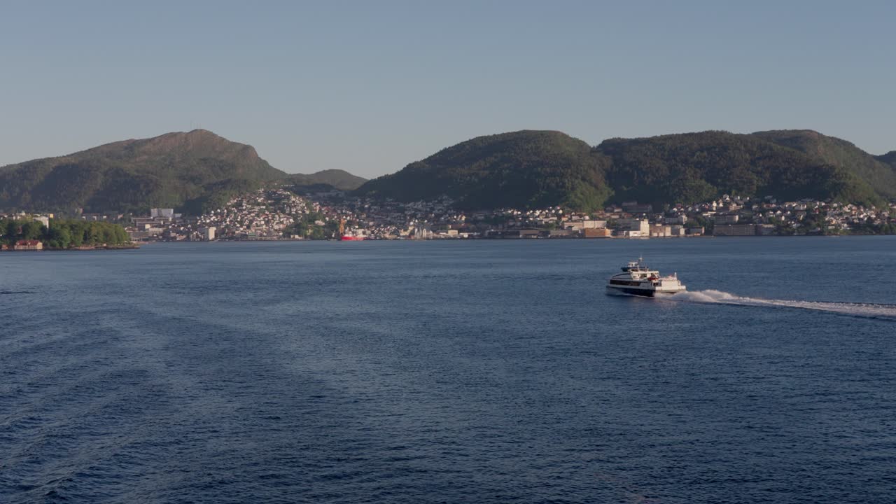 A cruise from the city of Bergen to the open sea on a tourist ship