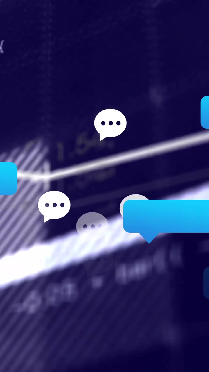 Animazione di bolle di chat e frammenti di codice su sfondo di interfaccia scolastica digitale.