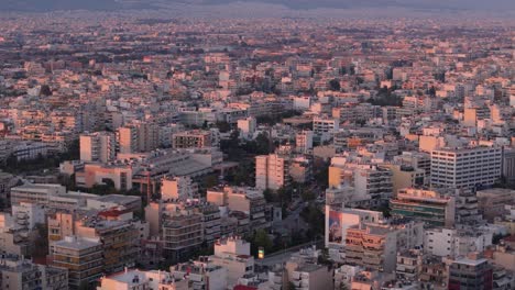 aerial de atenas paisaje urbano al atardecer, horizonte edificio rascacielos ambiente urbano contaminado de la ciudad inteligente capital de grecia