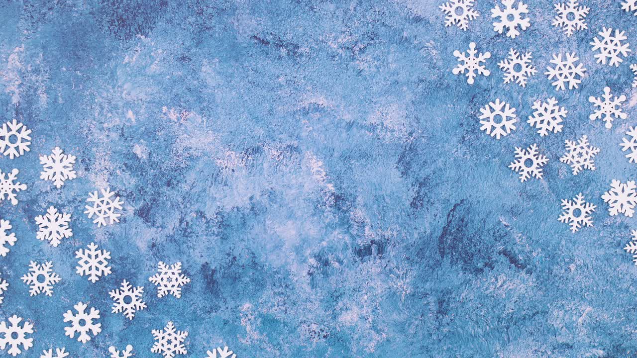 fiocchi di neve appaiono sugli angoli del tema blu ghiacciato stop motion