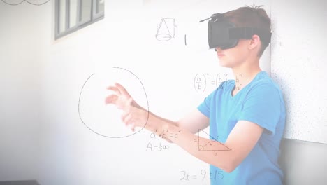 ecuaciones matemáticas flotando contra un niño caucásico que lleva auriculares vr en la escuela primaria