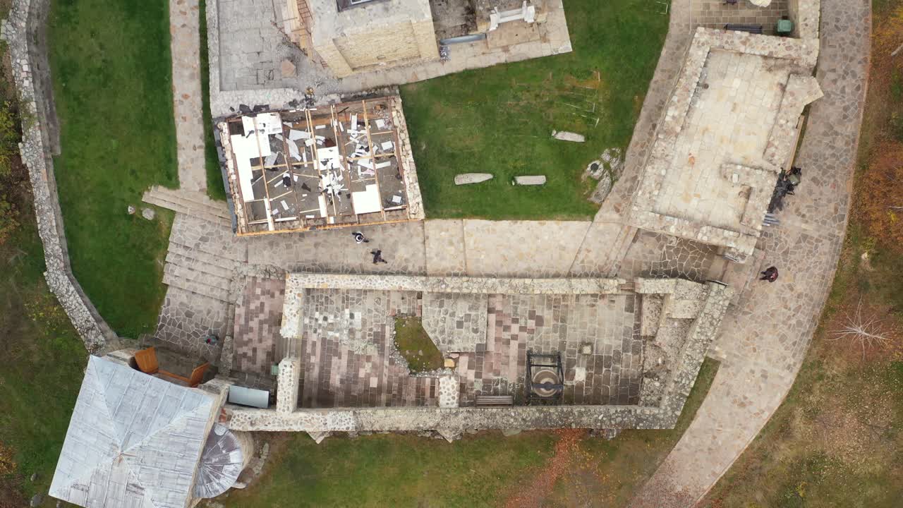 monasterio đurđevi stupovi, novi pazar serbia, vista aérea de arriba hacia abajo