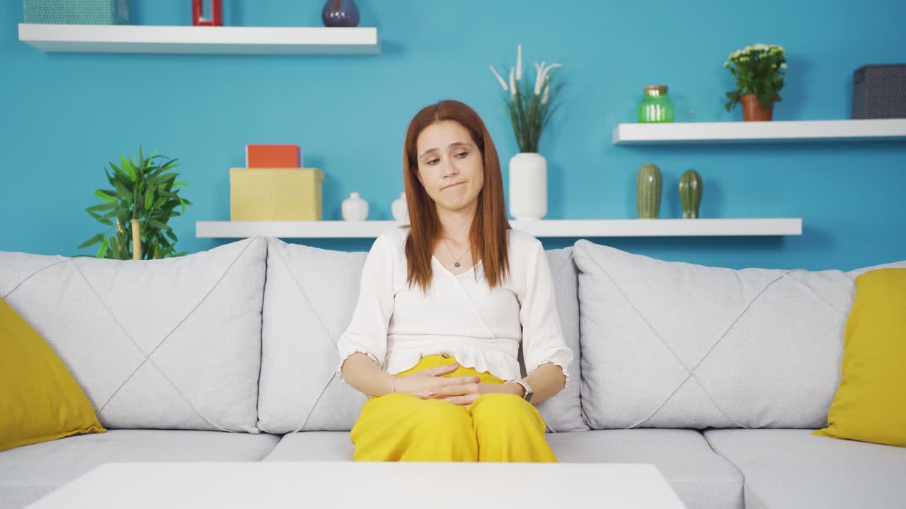 Depressieve ongelukkige jonge vrouw