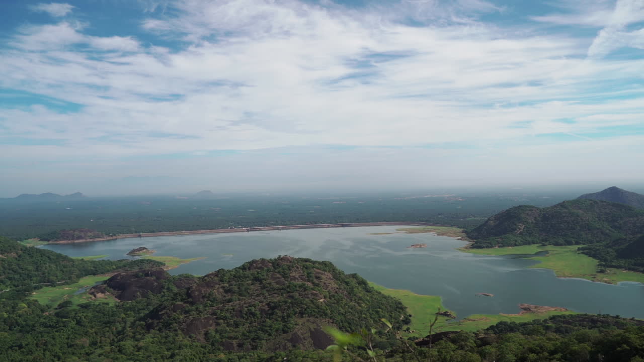 vista aérea de la presa de aliyar en tamil nadu