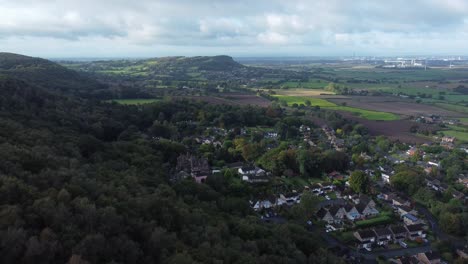 vista aérea por encima del punto de vista de cheshire, inglaterra del norte, a través de snowdonia, gales del norte, una vasta campiña que se levanta