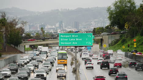 A-Wide-Shot-of-Heavy-Traffic-in-the-Rain-on-the-101-Freeway-in-Los-Angeles-During-the-Atmospheric-River-Flooding