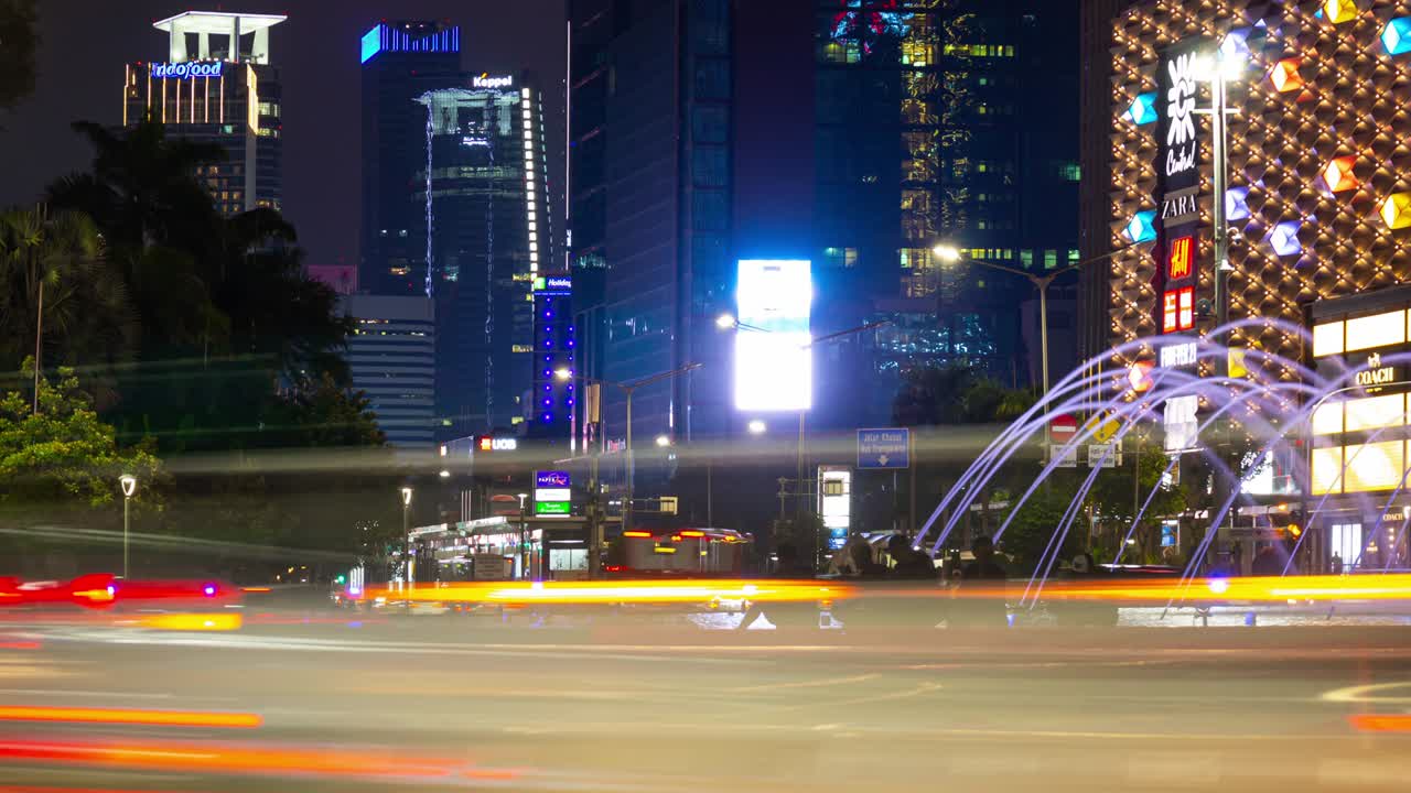 야간 조명 자카르타 시내 유명한 교통 거리 서클 분수 타임스 파노라마 4k 인도네시아