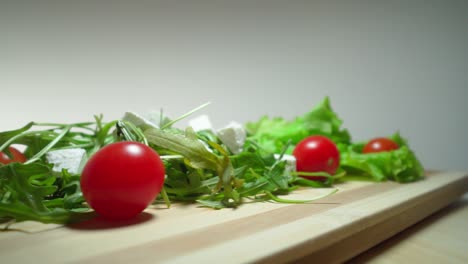 granja verde. cocina griega. ensalada para la salud. verduras crudas