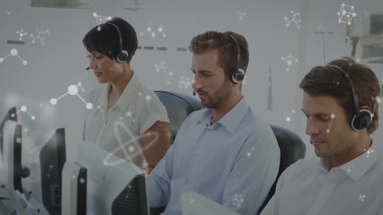 사무실에서 일하는 고객관리 임원들의 팀에 대해 떠다니는 분자 구조