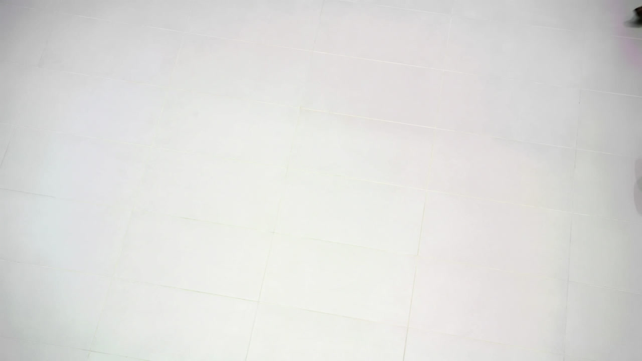 병원 복도 에서 달리는 의사 들 과 간호사 들