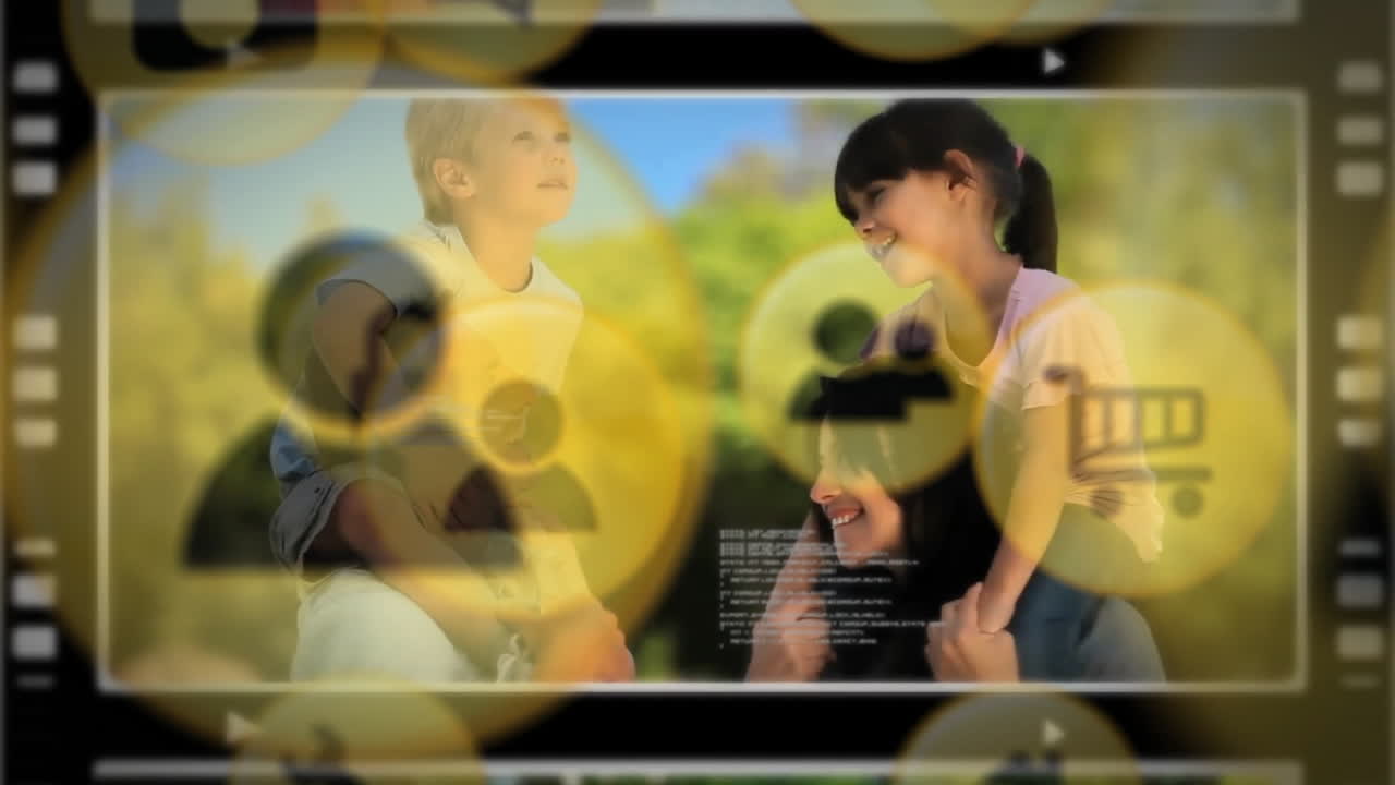 disfrutando de actividades al aire libre, personas con iconos de redes sociales animados sobre ellos