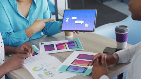 Composición-De-Diversos-Empresarios-Que-Usan-Tabletas-Con-Chat-De-Ai-En-Pantalla