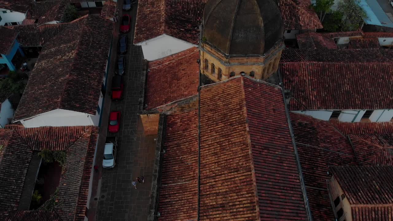 Pull front above Barichara's church