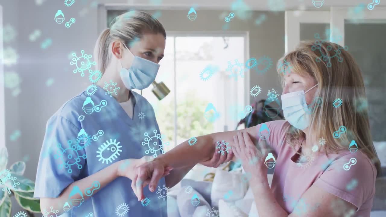 코로나바이러스 세포의 애니메이션 백인 고령 여성과 마스크를 쓰고 마사지를 하는 간호사