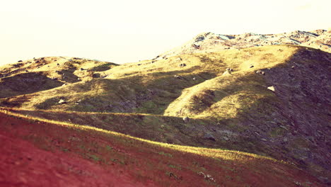 colores del atardecer paisaje del cielo de la montaña