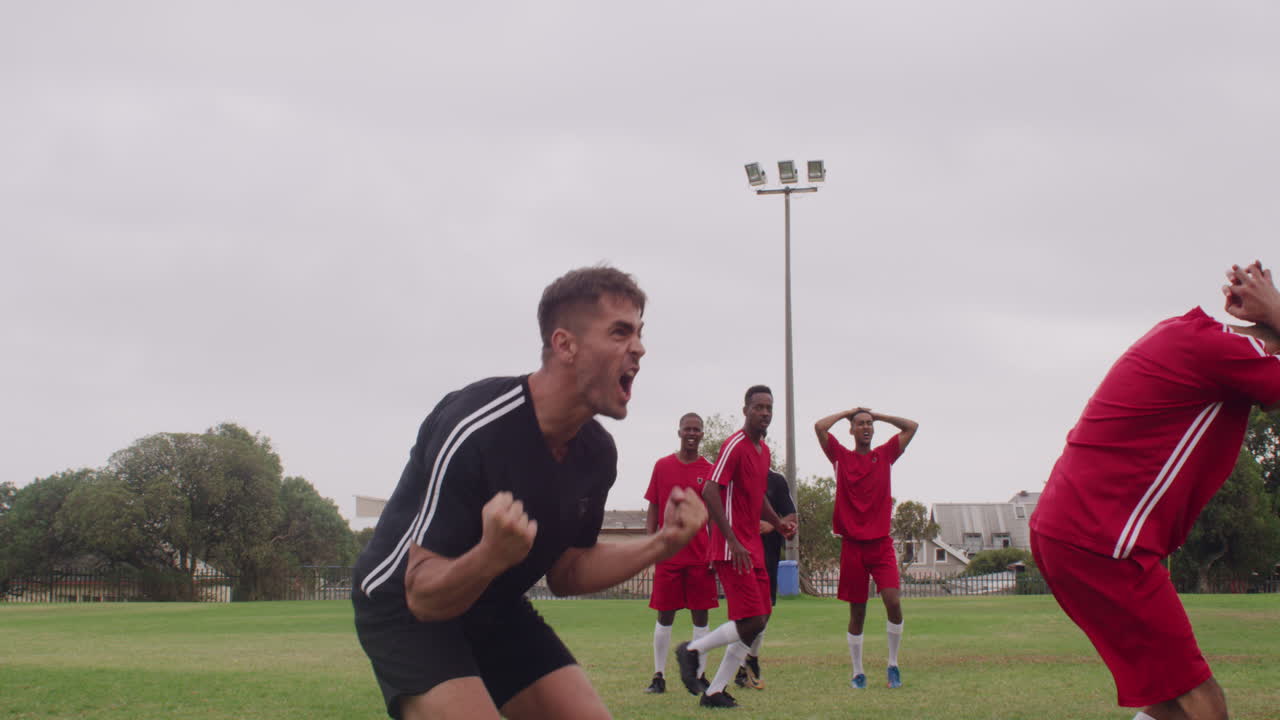 그리고 우리는 다시 골을 넣었습니다!