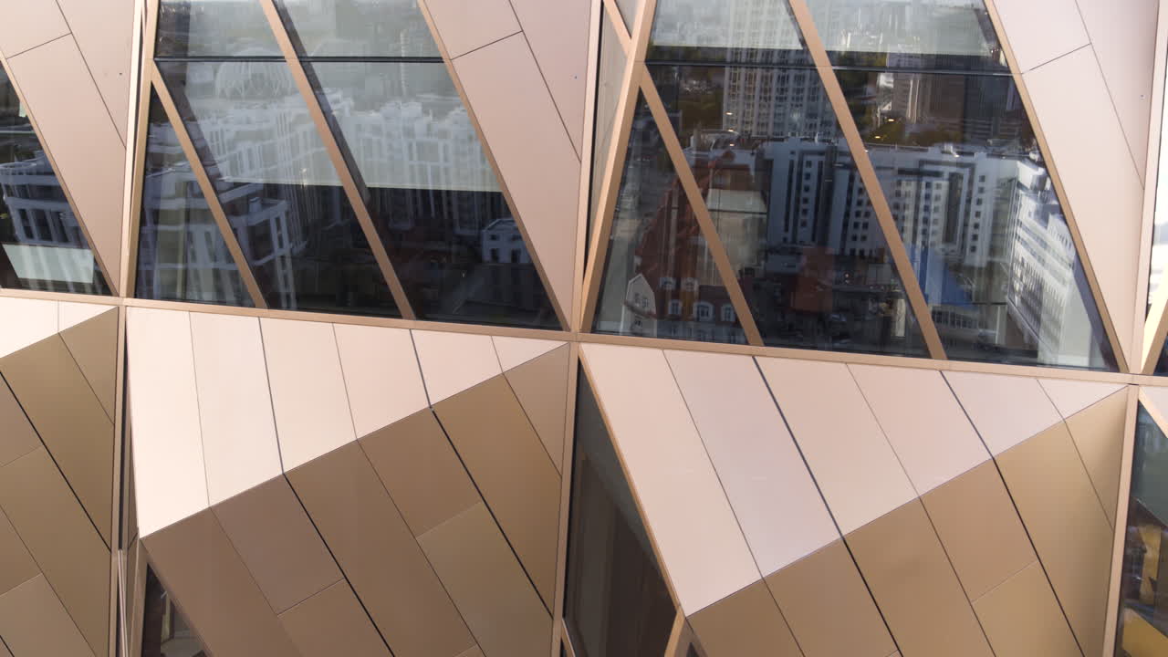 fachada de edificio geométrica moderna