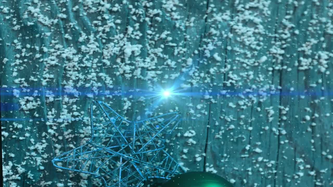 나무 배경에 크리스마스 장식 위에 떨어지는 빛의 트레일과 눈의 애니메이션